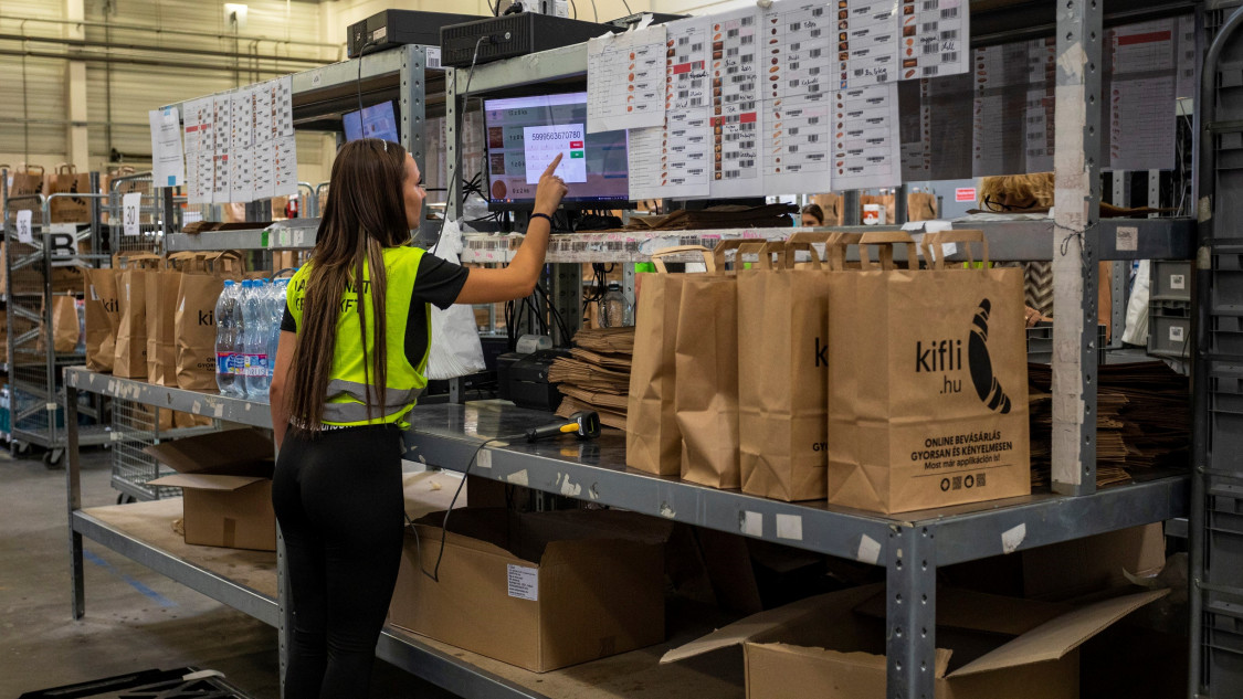 Szünetmentes áramellátás a Kifli.hu logisztikai központjában
