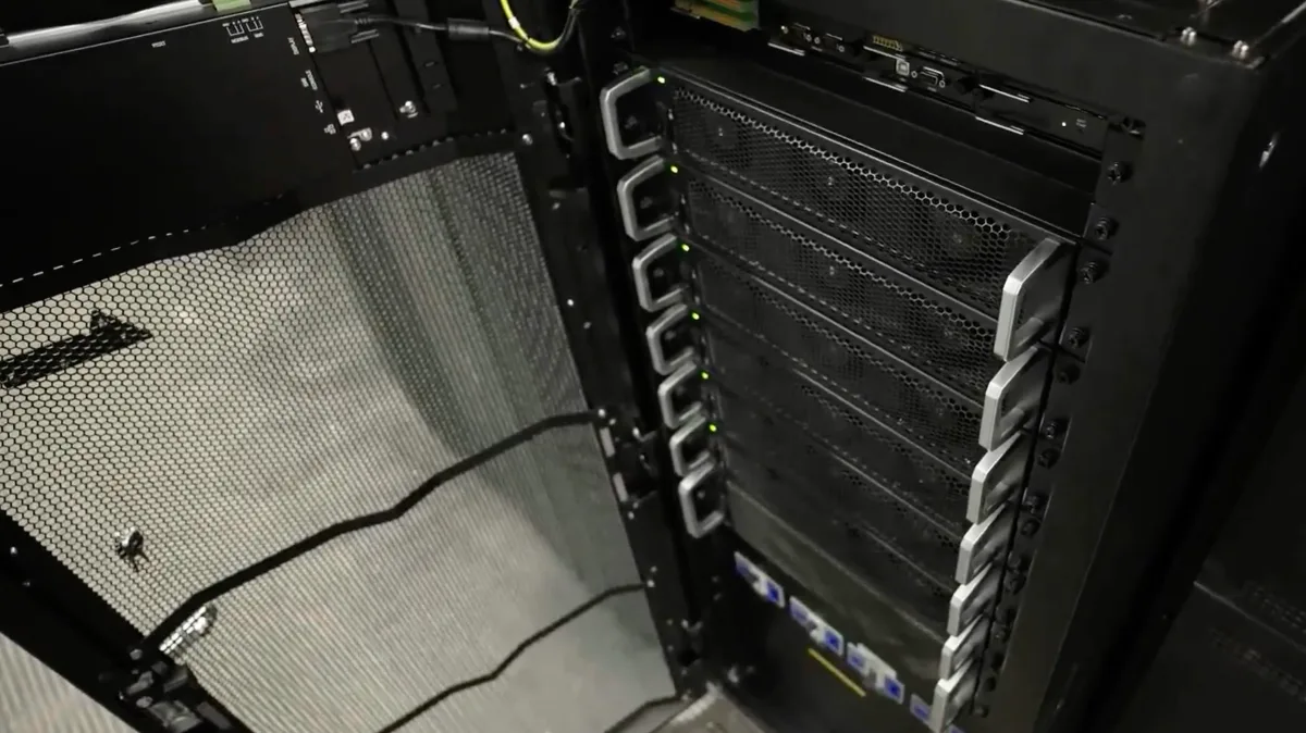 120 kVA Delta DPH – moduláris, online kettős konverziós védelem - Balmex